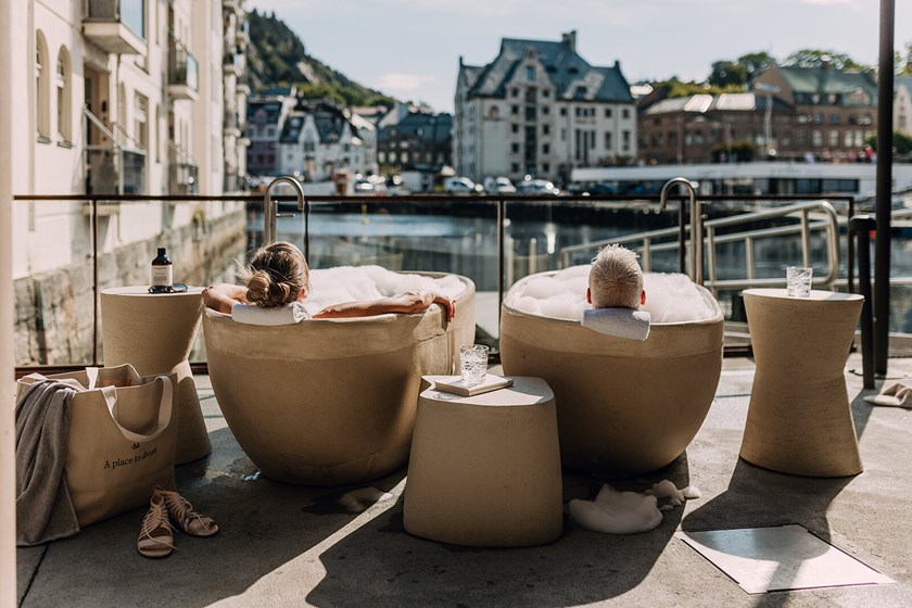 Badekar Alesund () Badekar Alesund